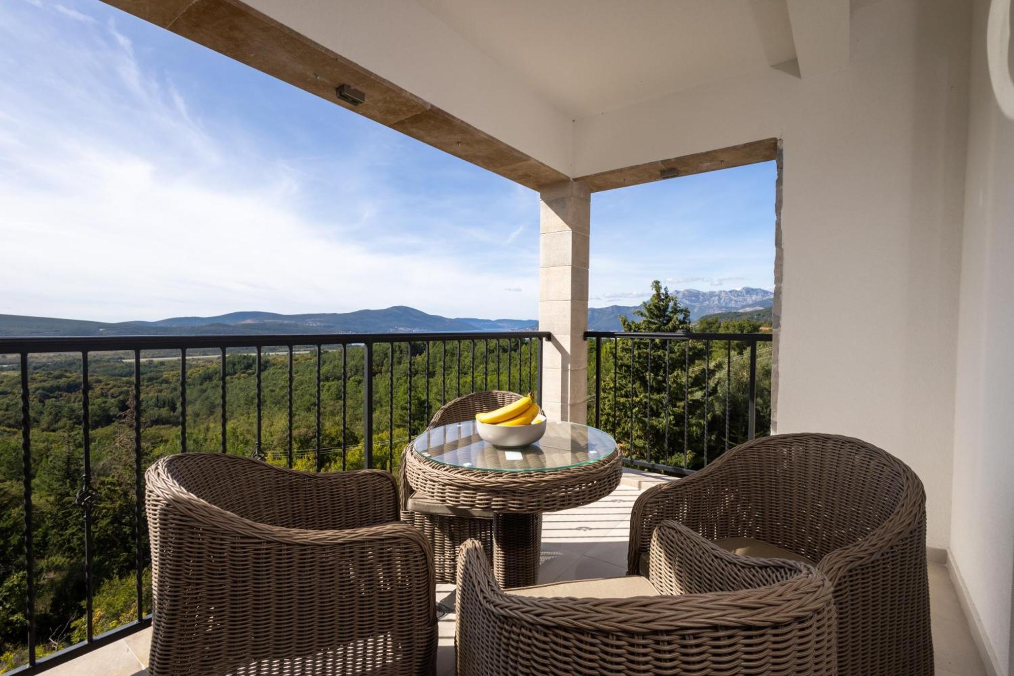 Panorama Bay Luxury Apartments Kotor Exterior photo