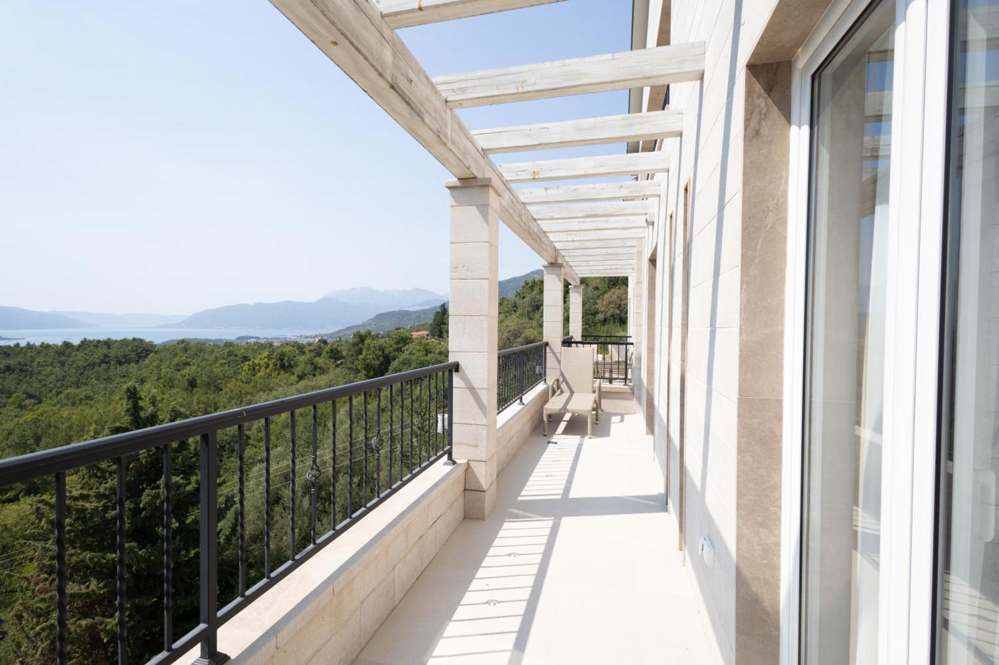 Panorama Bay Luxury Apartments Kotor Exterior photo